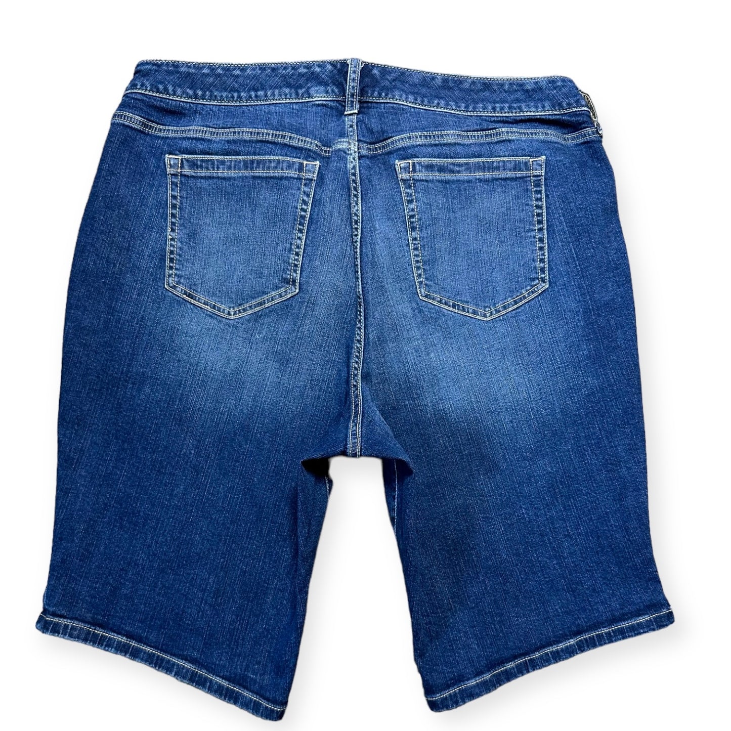 Torrid Medium Wash Bermuda Shorts Women’s Size 20