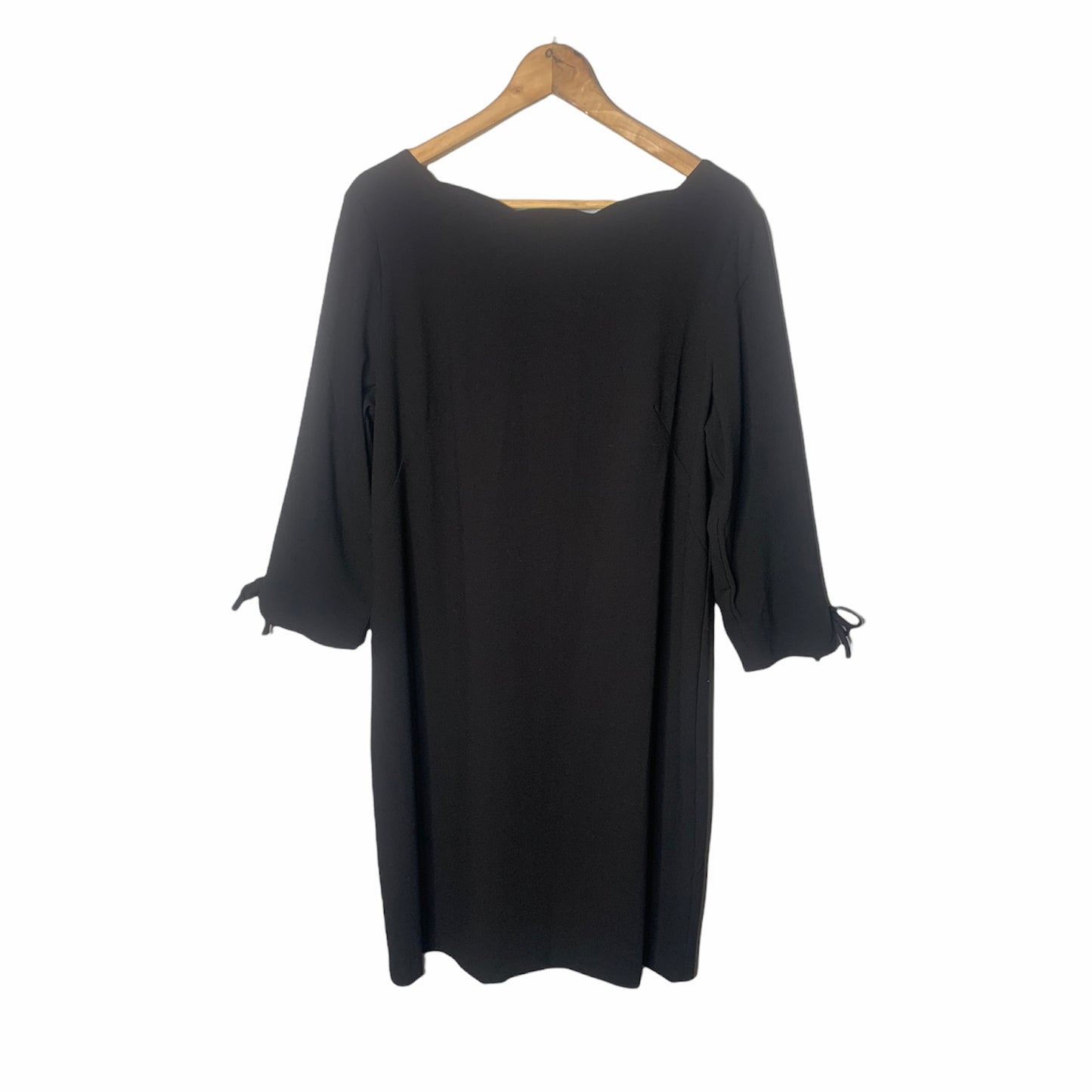 Black Moss Crepe Scalloped Neck ¾ Sleeve Shift Dress