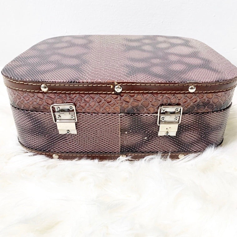 Vintage Style Vanity Travel Carrying Case