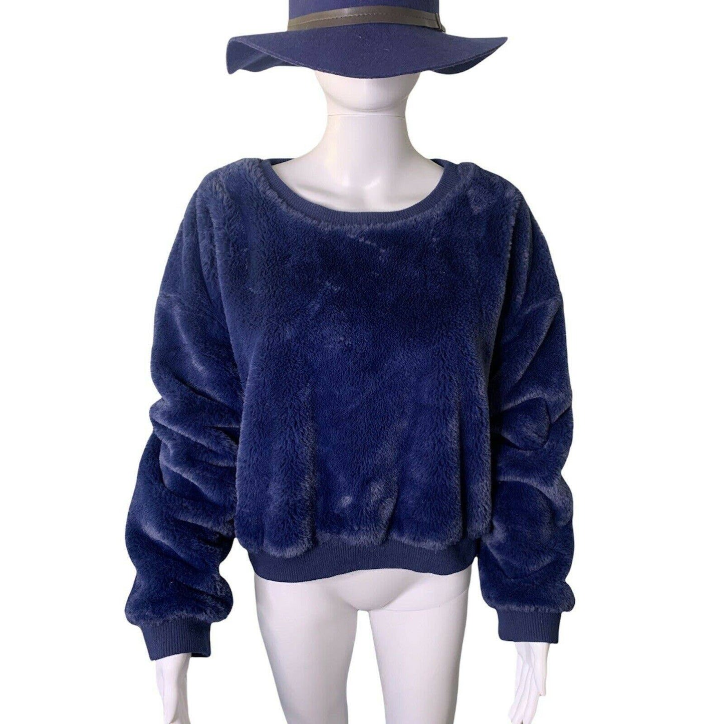 Women's Faux Fur Cropped Pullover Sweater Size XL