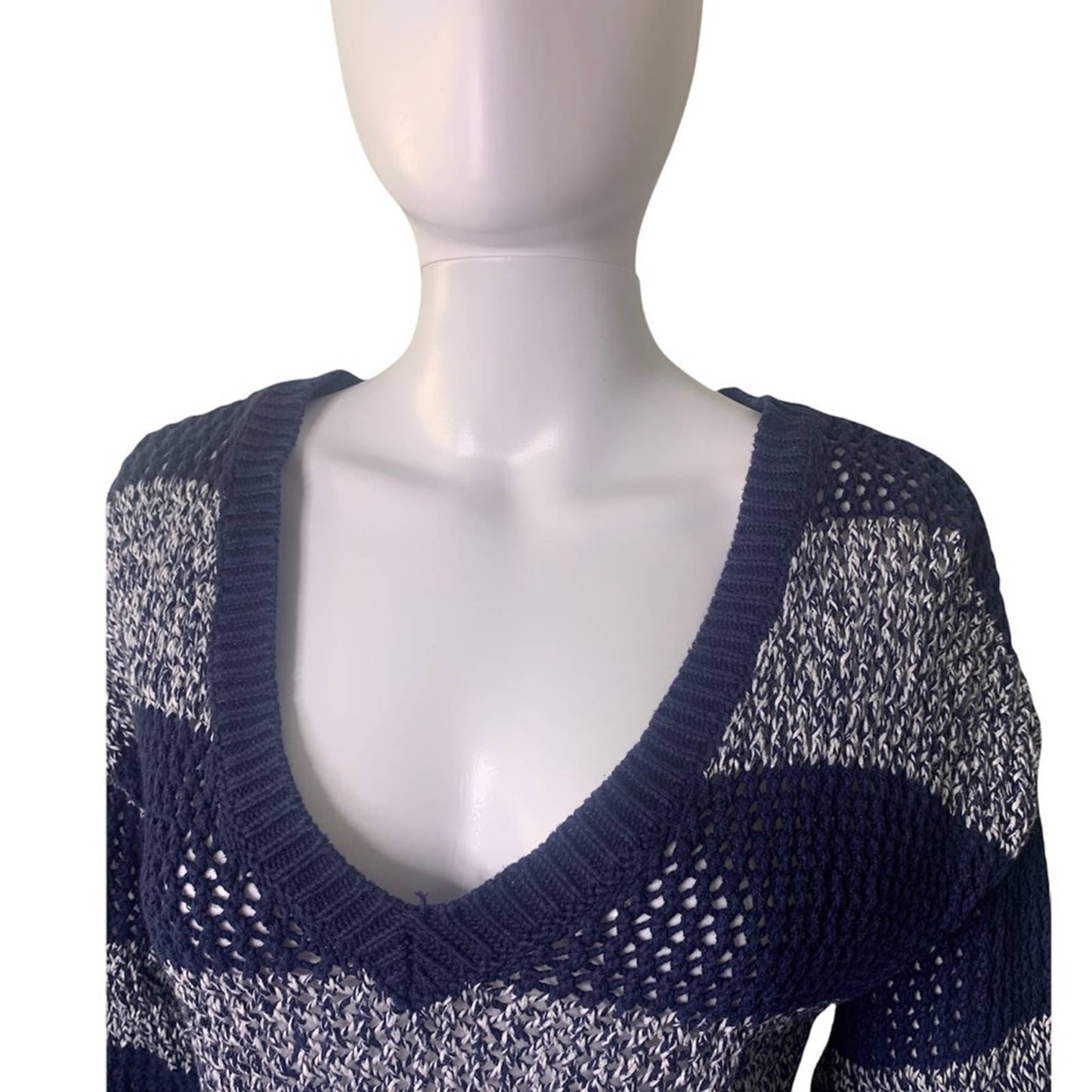 Women’s Open Knot Blue Striped V Neck Sweater Size XL