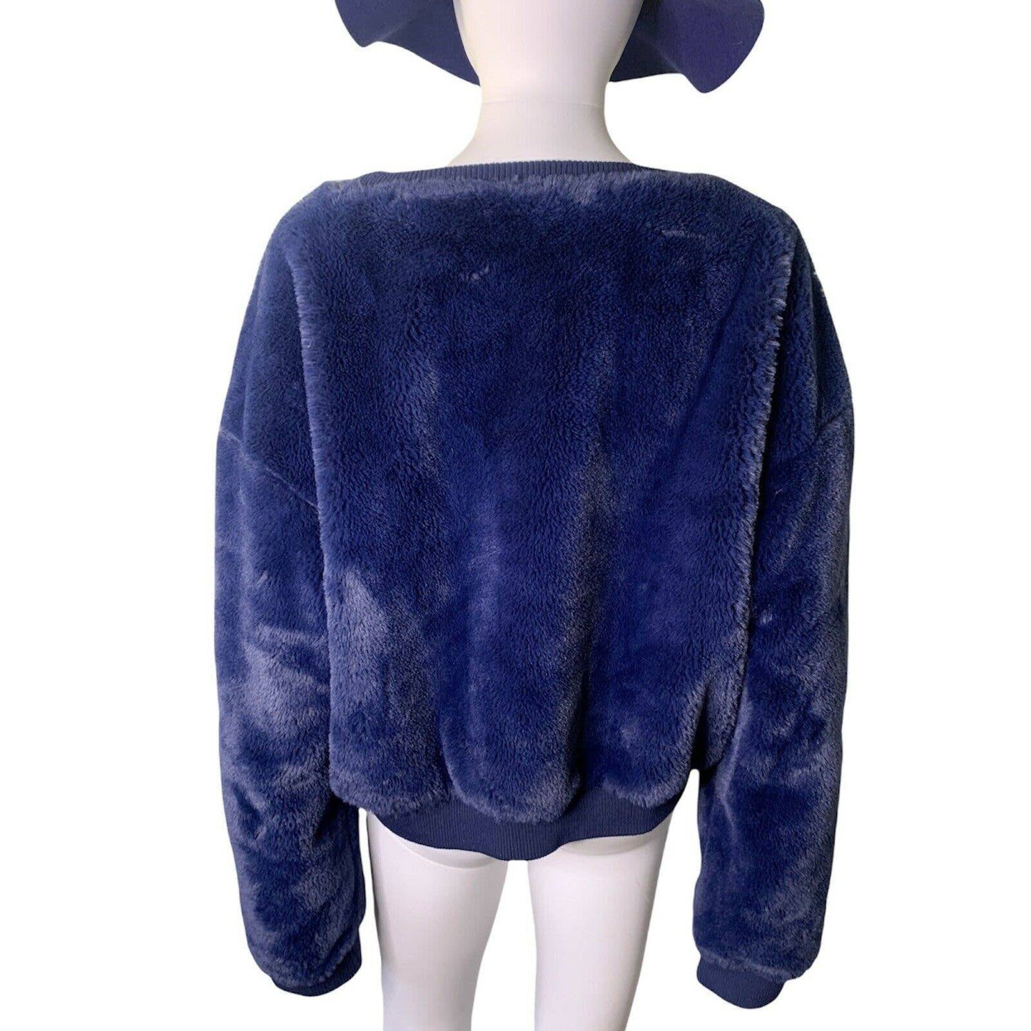 Women's Faux Fur Cropped Pullover Sweater Size XL