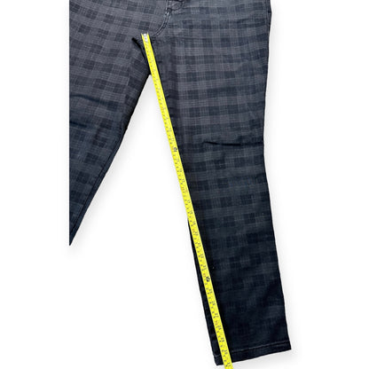 Torrid Plaid Gray & Black Legging Jeans  Women’s Size 16