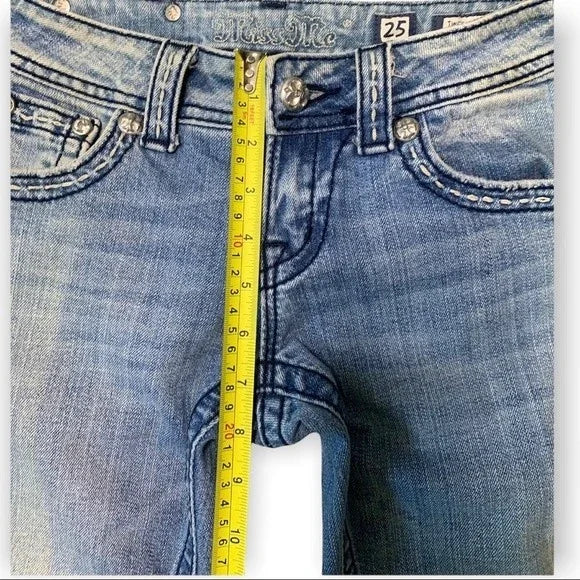 Miss Me Low Rise Light Wash Boot Cut Jeans Women’s Size 25