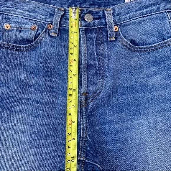 Levi’s Button Fly White Oak Cone Denim Raw Hem Skinny Jeans Women’s Size 25