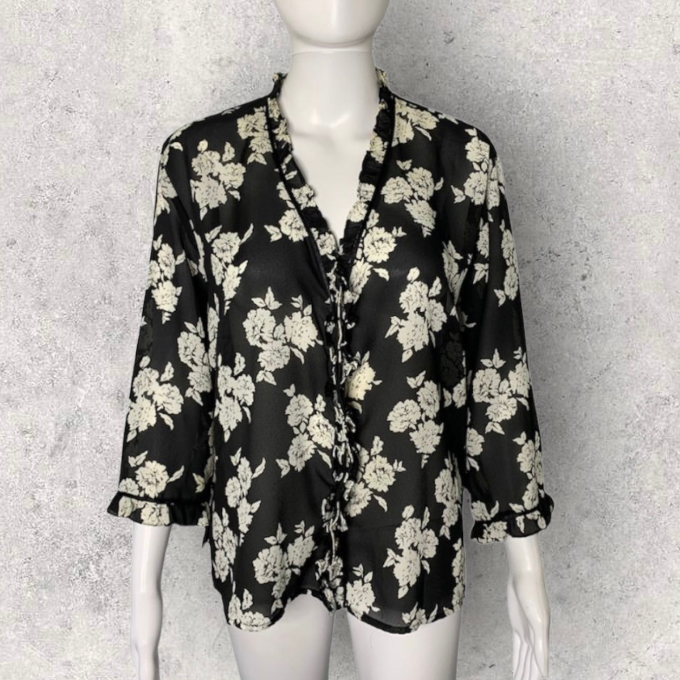 Vintage Kathy Che Black & White Floral Print Sheer Ruffle Button Front Blouse