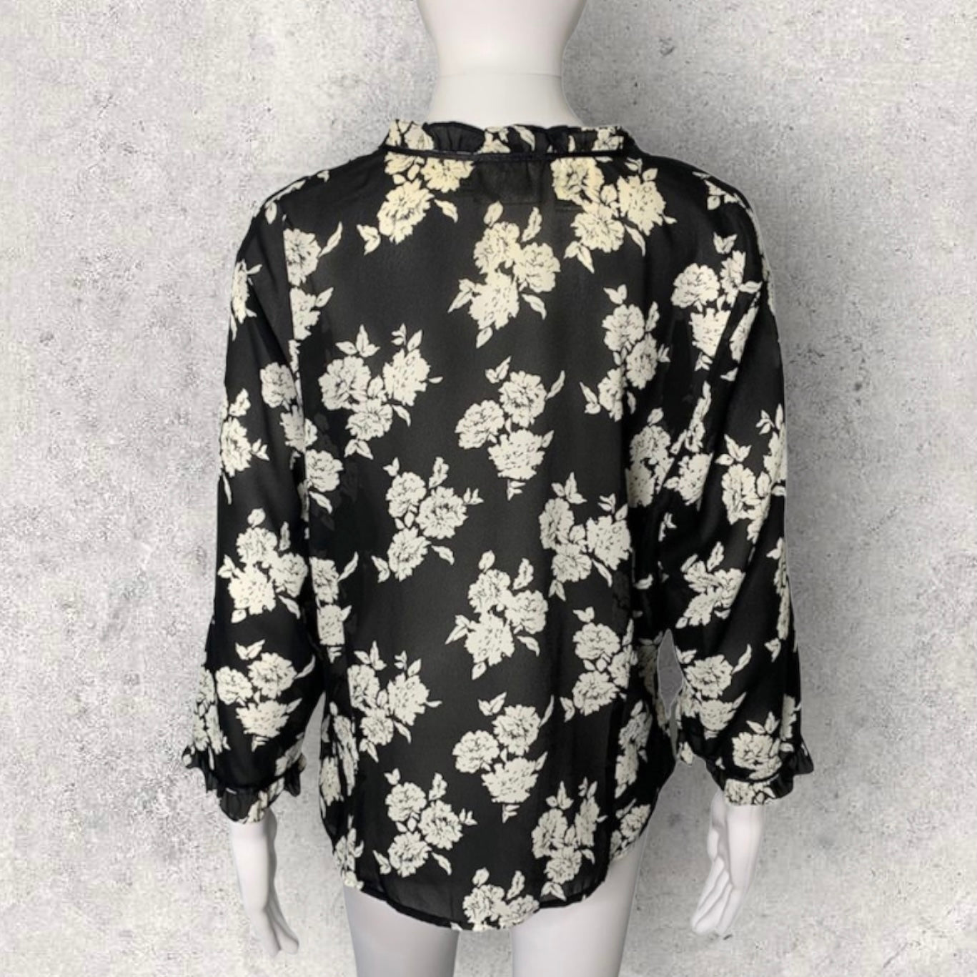 Vintage Kathy Che Black & White Floral Print Sheer Ruffle Button Front Blouse